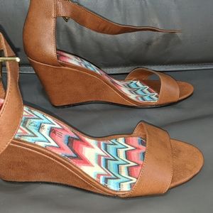 American Eagle Wedges